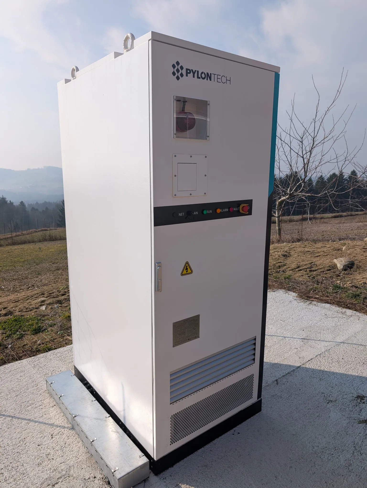 Der 260-kWh-Stromspeicher am Hof
